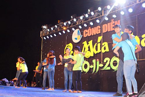 Cả nhà thương nhau